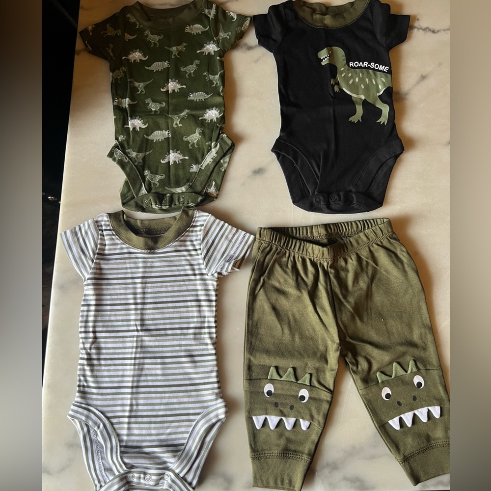 🦖 Adorable 4 Piece Dinosaur Baby Outfit Set